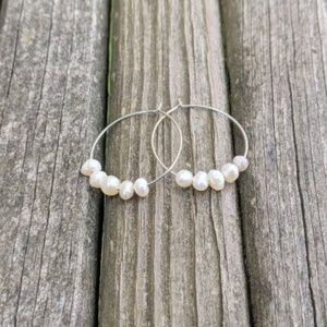 🎉🎉10/$25 Pearl Hoop Earrings- Simple Pearl Earrings